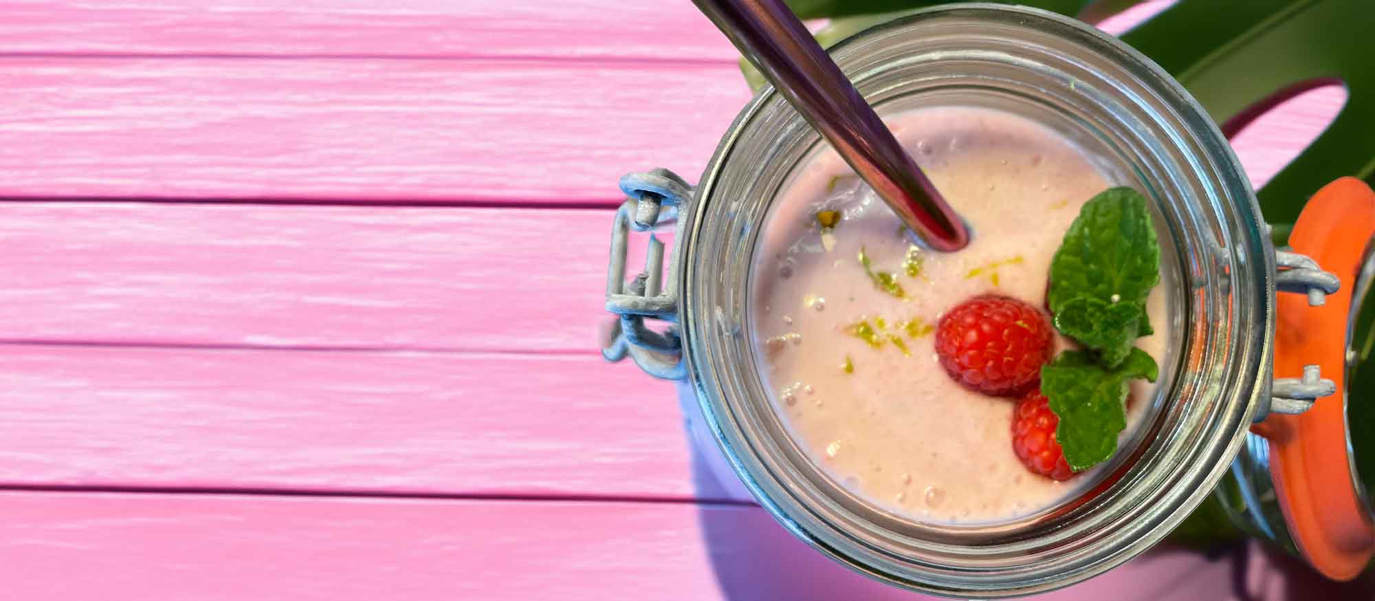 Himbeer-Quinoa-Smoothie mit Minze – Frischekick für Dich und Deine Locken